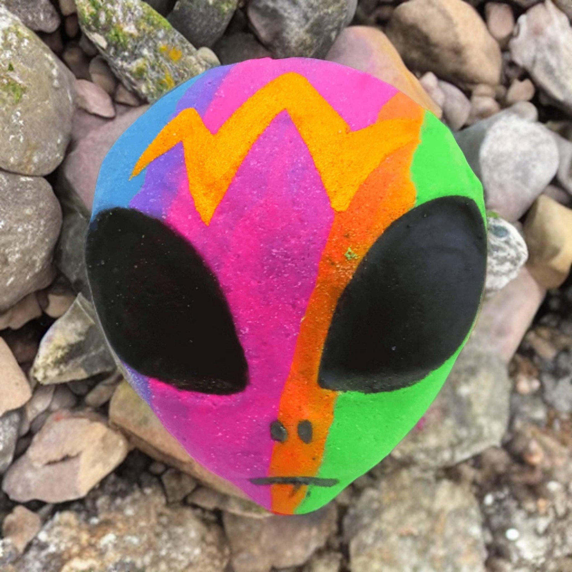 Get ready for a space adventure with the Starman Alien Fizzy Bath Bomb! Dive into an out-of-this-world bath experience.