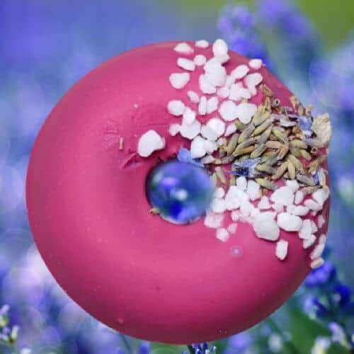 Immerse yourself in the calming scent of lavender with our Sea Donut Bath Bomb. Pure bliss awaits!