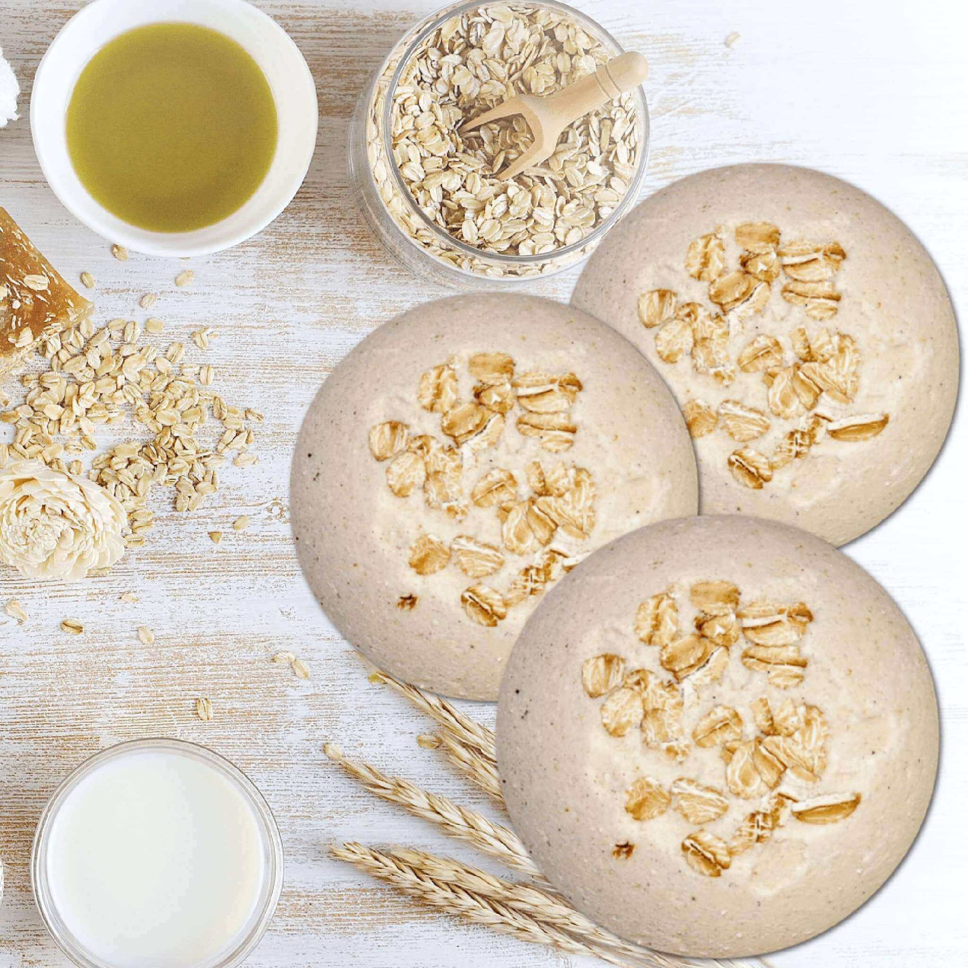 Experience skin soothing bliss with our Unscented Milk Oats Fizzy Bath Bomb. Luxuriate in a calming soak today!